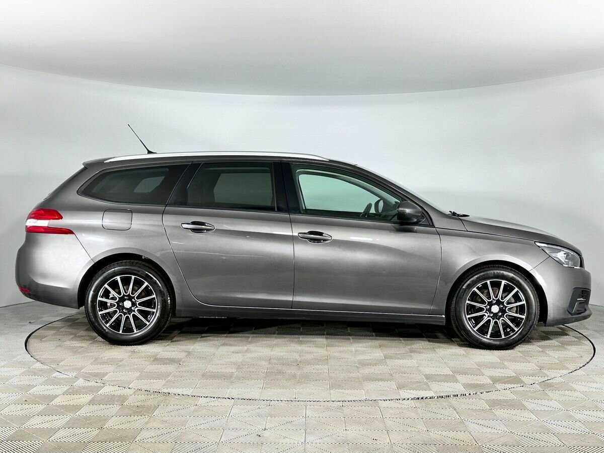 Peugeot 308 2018 года с пробегом. Фото: #3