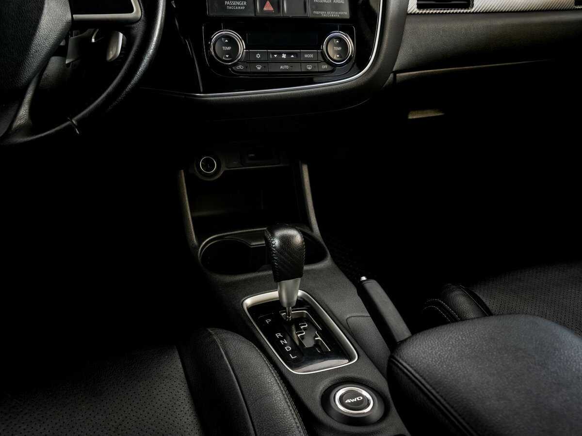 Mitsubishi Outlander 2012 года с пробегом. Фото: #10