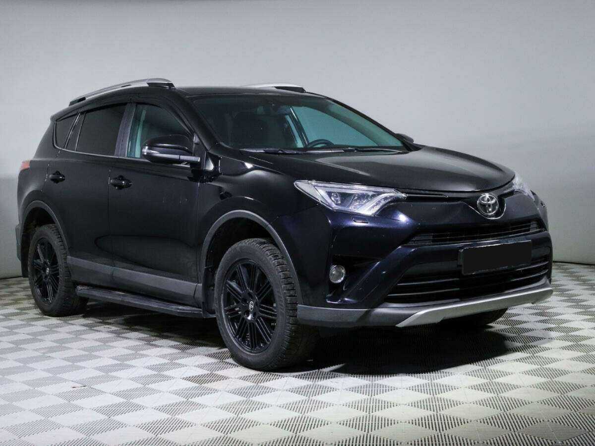 Toyota RAV4 2017 года с пробегом. Фото: #2