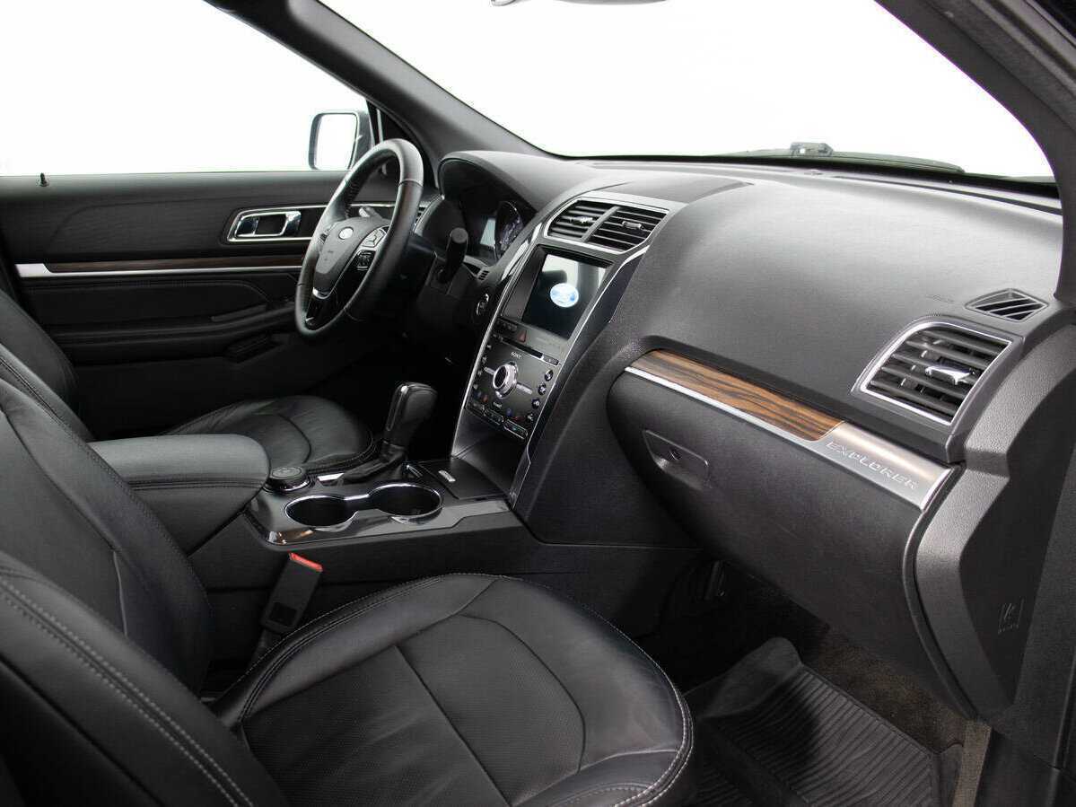 Ford Explorer 2018 года с пробегом. Фото: #8