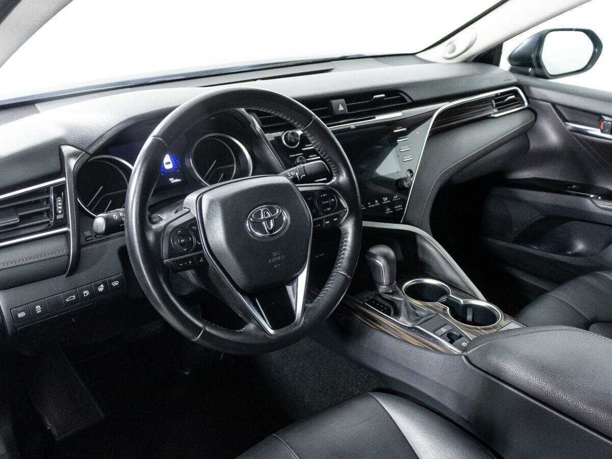 Toyota Camry 2018 года с пробегом. Фото: #10