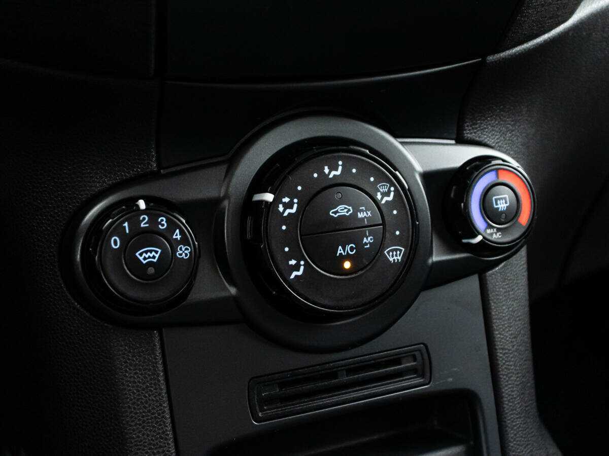 Ford Fiesta 2016 года с пробегом. Фото: #15
