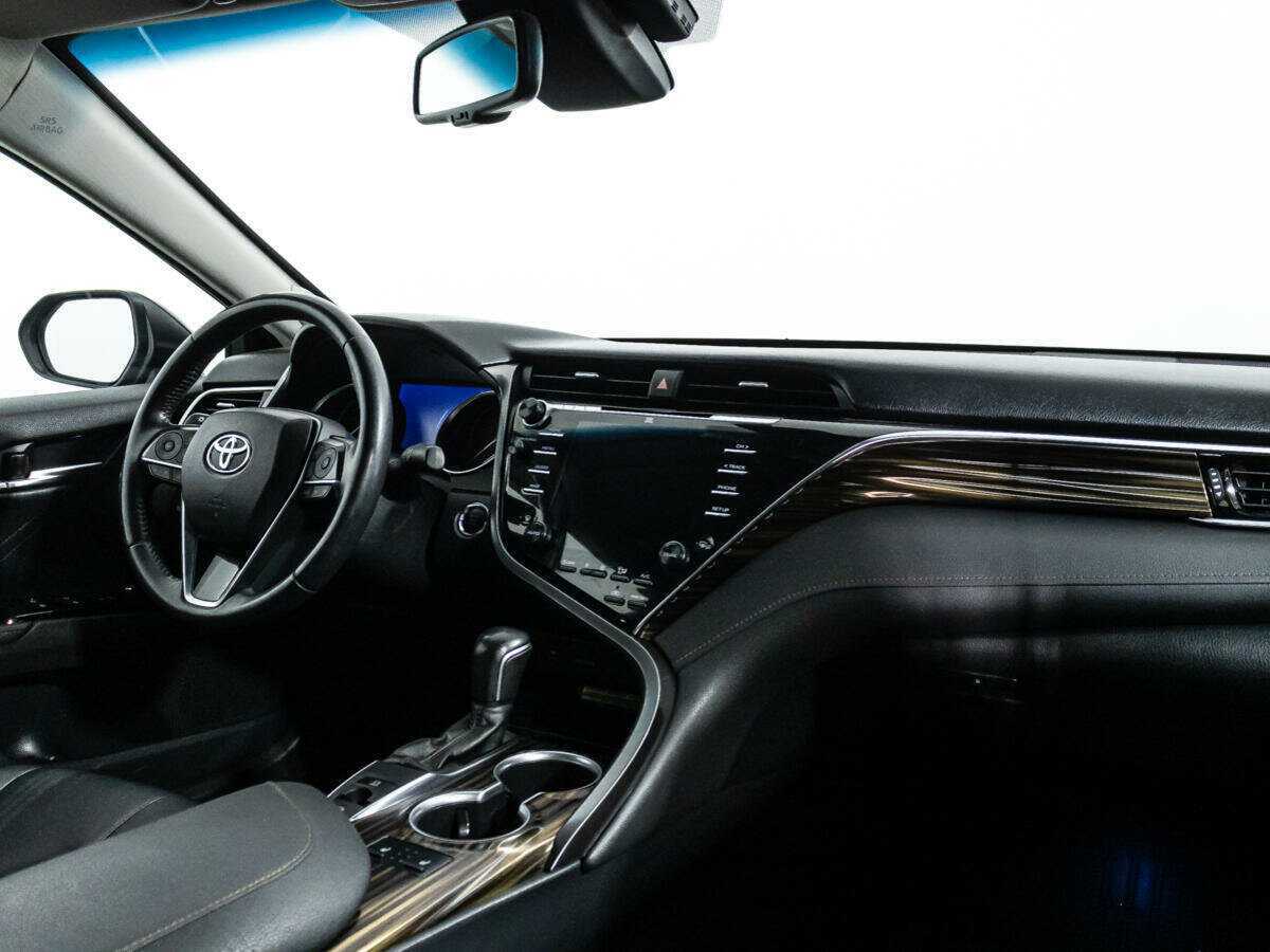 Toyota Camry 2020 года с пробегом. Фото: #8