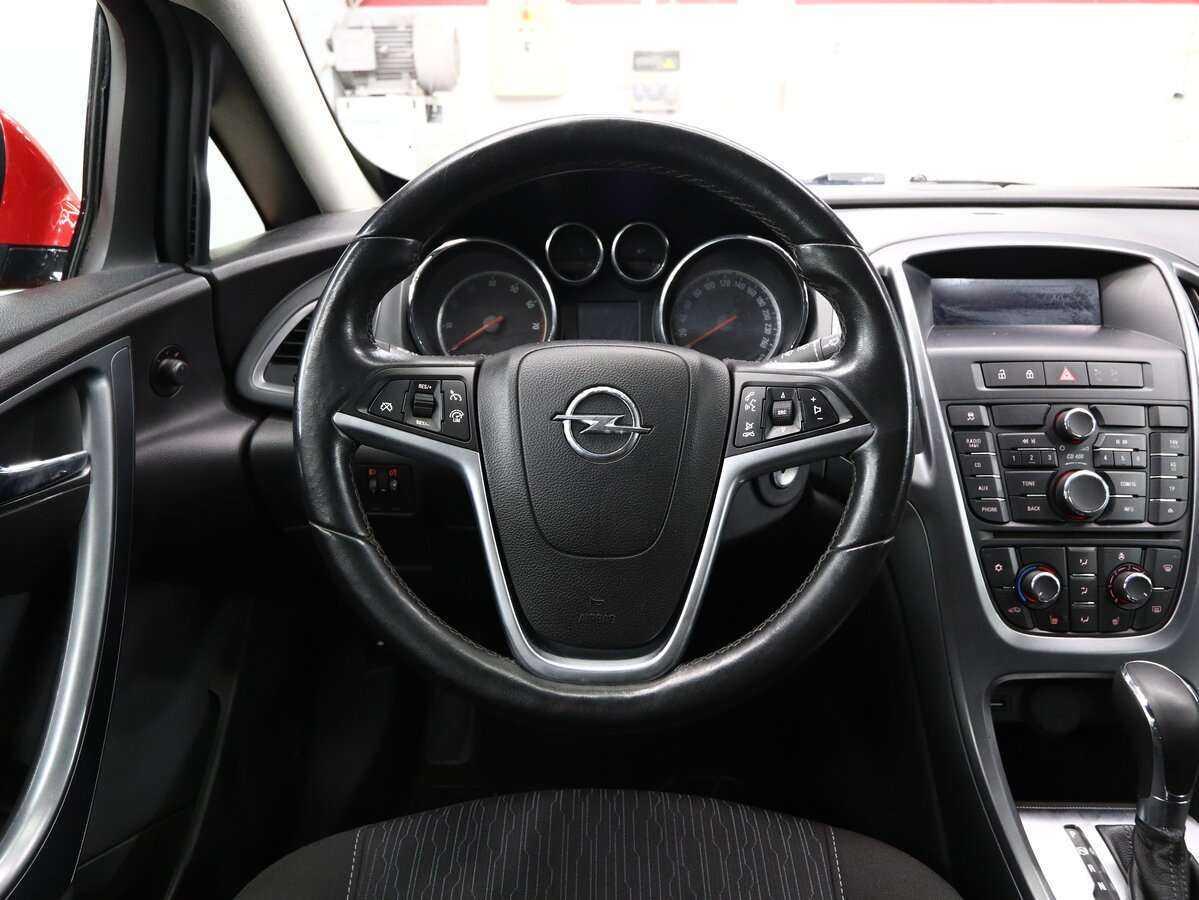 Opel Astra 2012 года с пробегом. Фото: #14