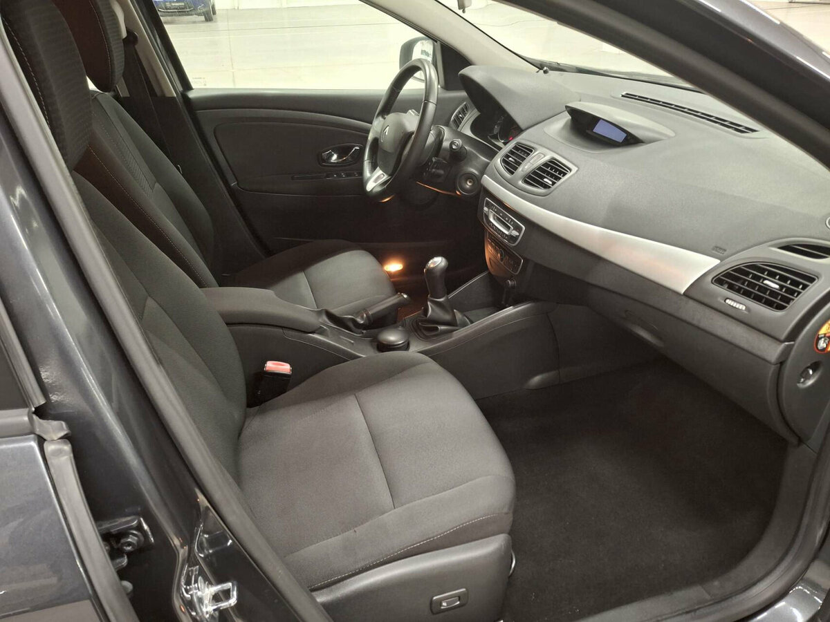 Renault Fluence 2012 года с пробегом. Фото: #10