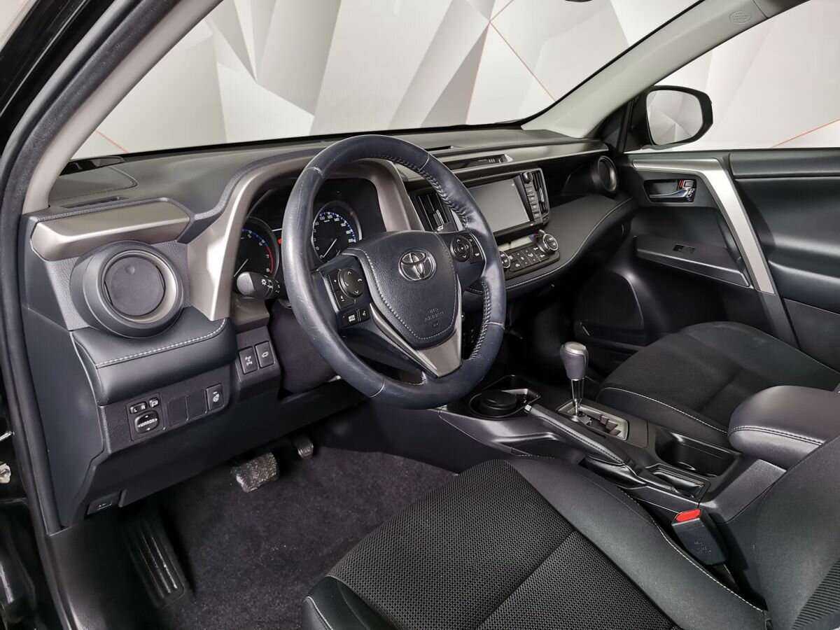 Toyota RAV4 2018 года с пробегом. Фото: #13