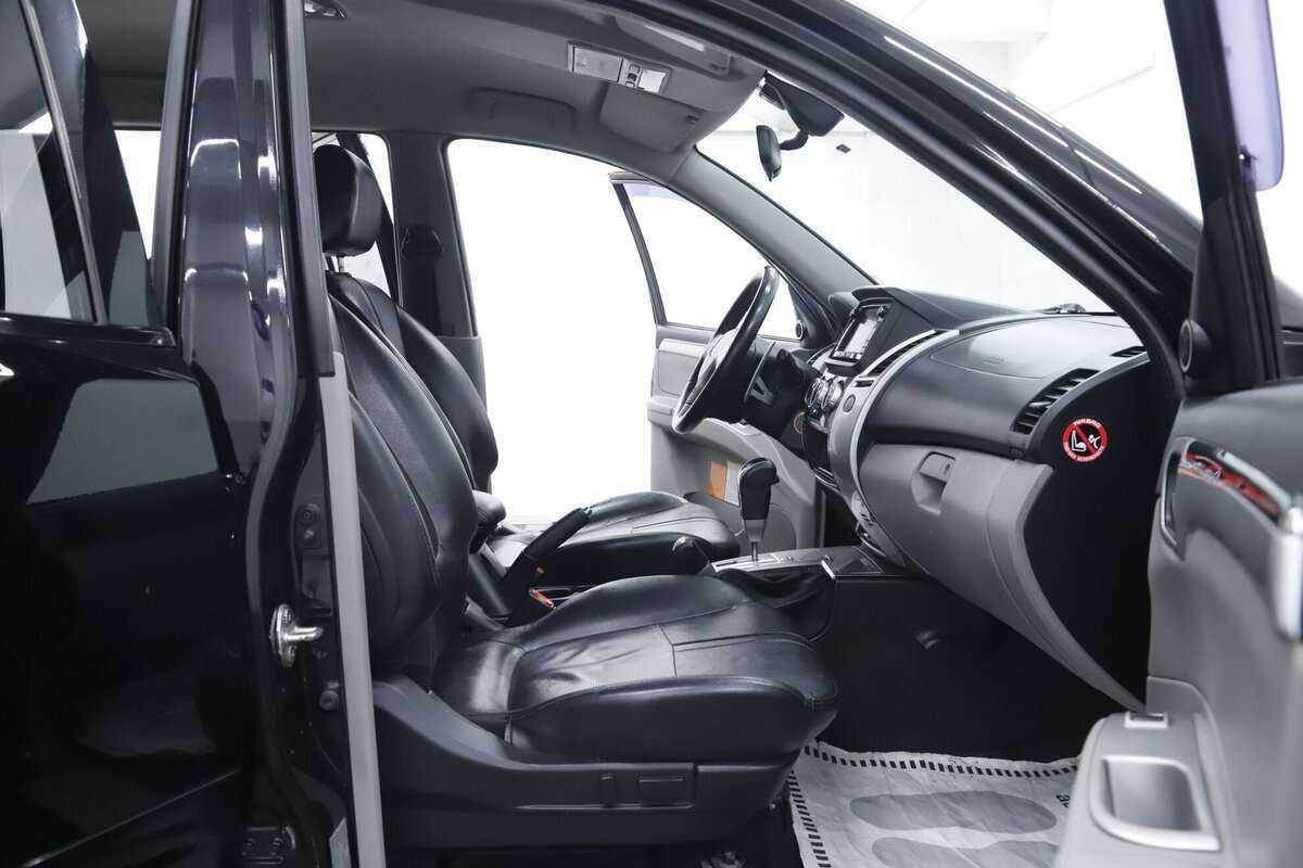 Mitsubishi Pajero Sport 2015 года с пробегом. Фото: #15