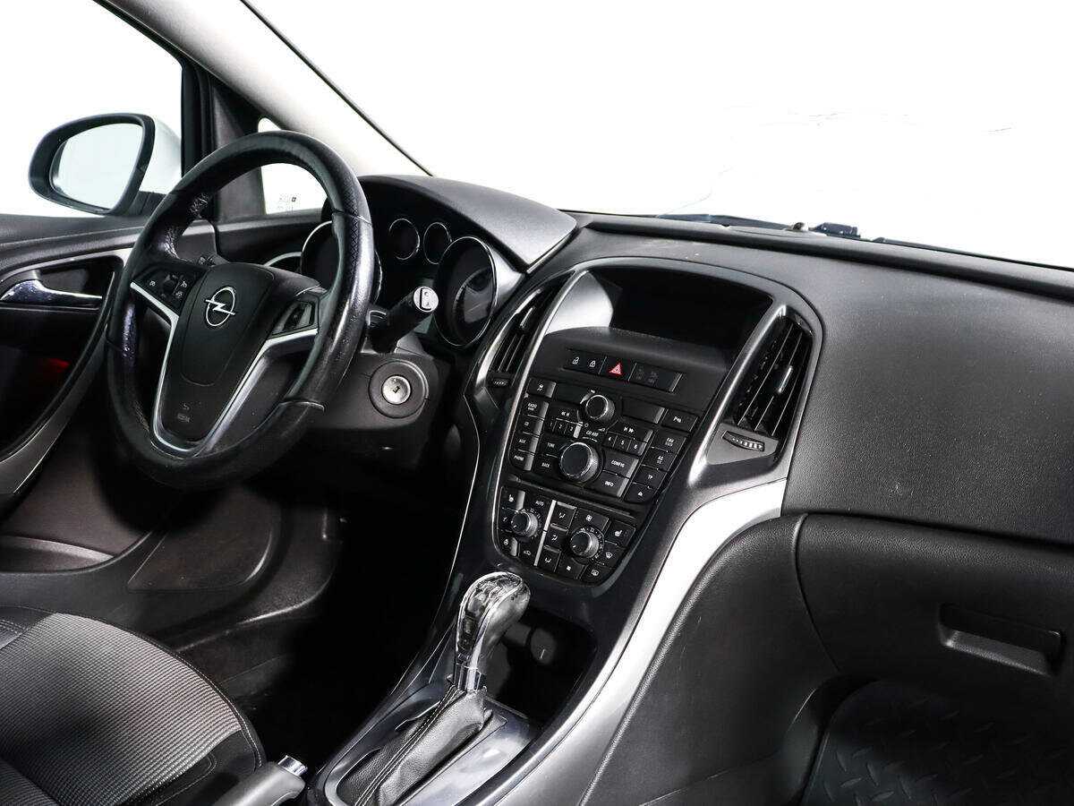 Opel Astra 2013 года с пробегом. Фото: #6