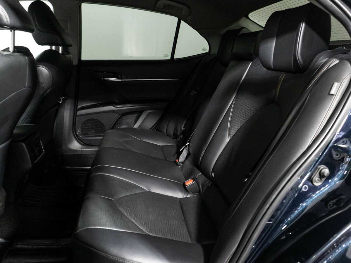 Toyota Camry 2018 года с пробегом. Фото: #9