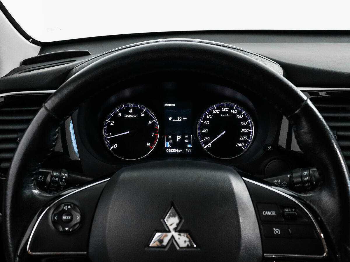 Mitsubishi Outlander 2015 года с пробегом. Фото: #15