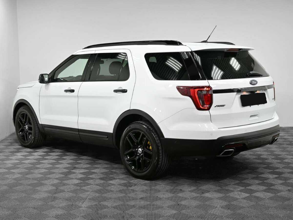 Ford Explorer 2015 года с пробегом. Фото: #3