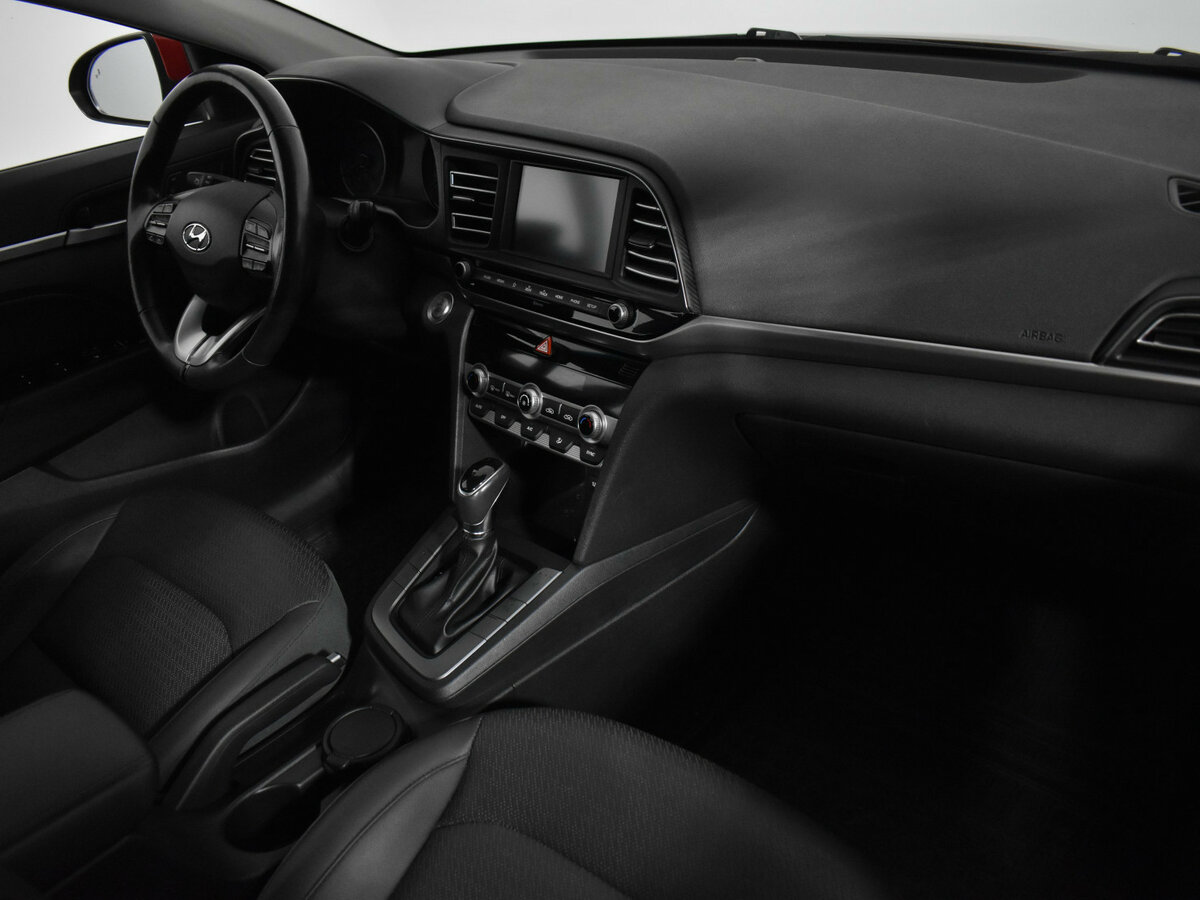Hyundai Elantra 2019 года с пробегом. Фото: #8