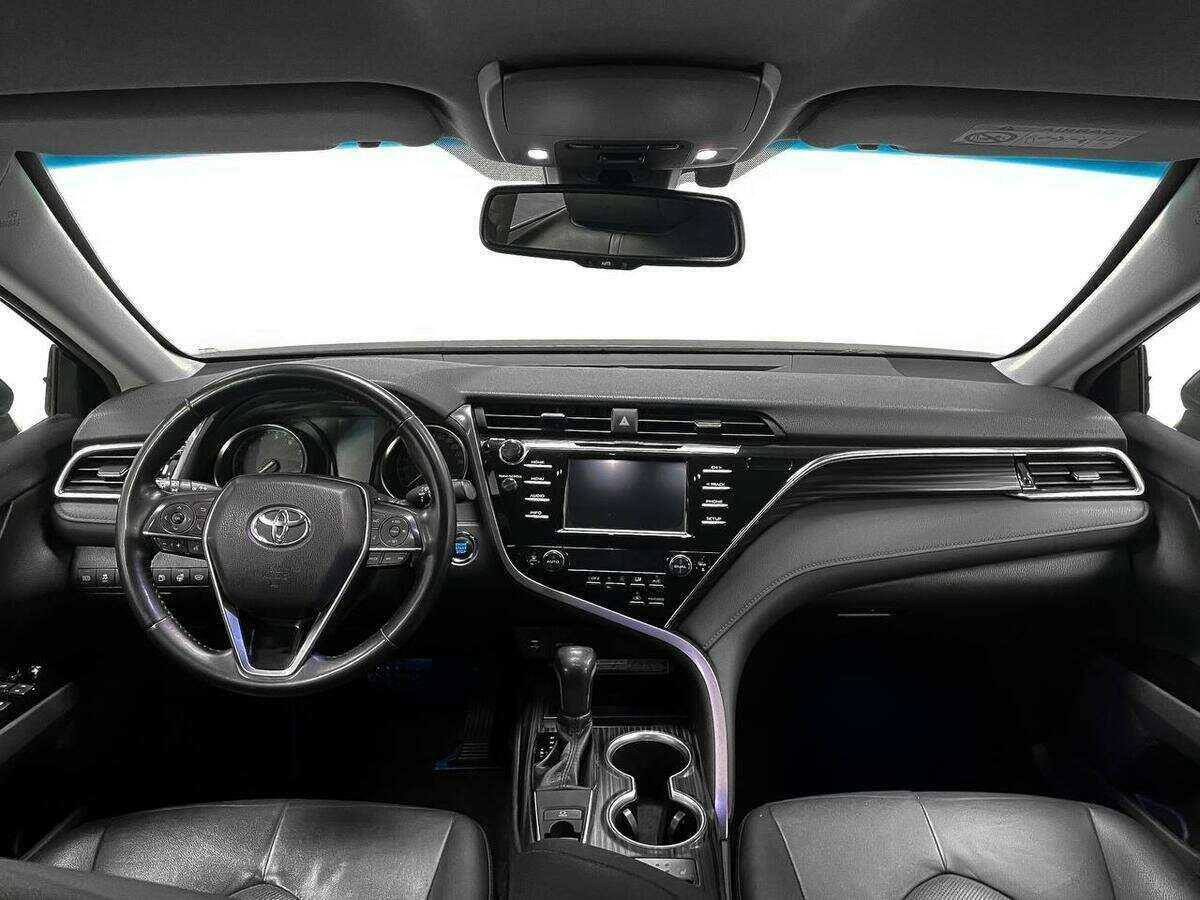 Toyota Camry 2018 года с пробегом. Фото: #10