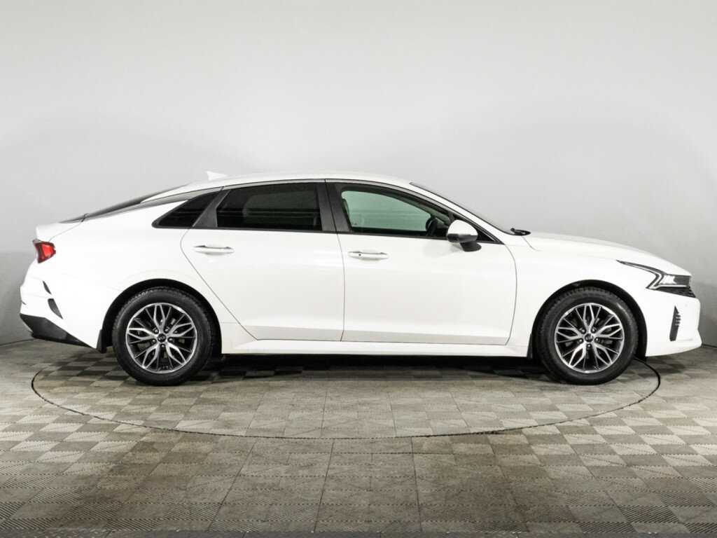 Kia K5 2021 года с пробегом. Фото: #3