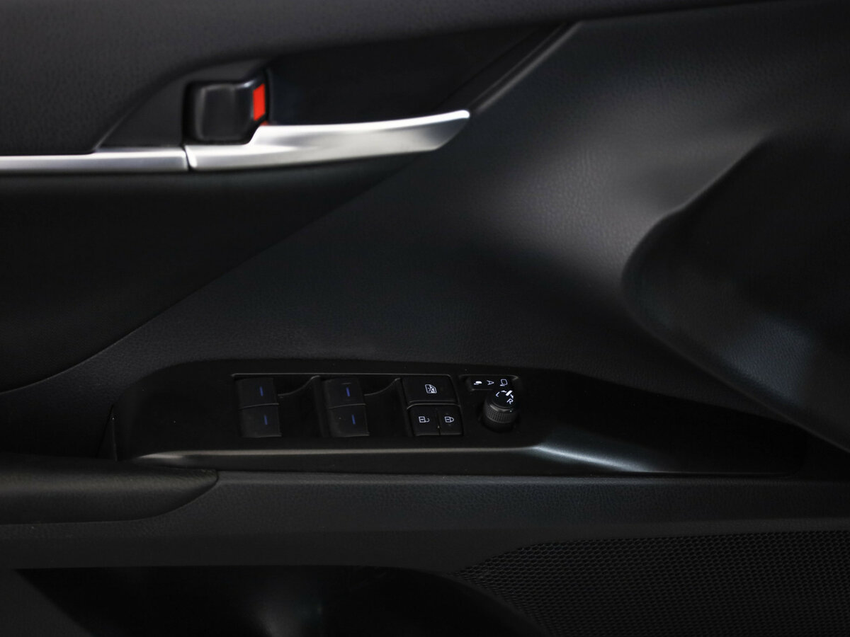 Toyota Camry 2021 года с пробегом. Фото: #6