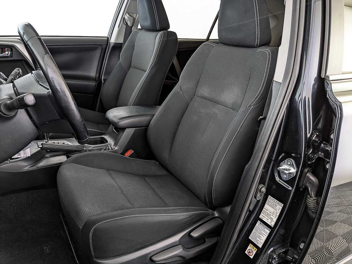 Toyota RAV4 2017 года с пробегом. Фото: #18