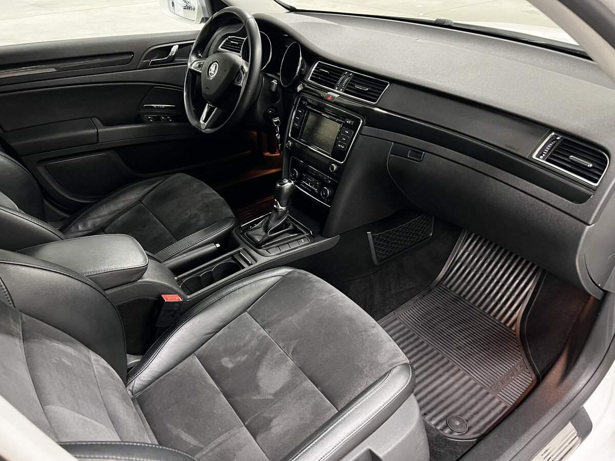 Skoda Superb 2014 года с пробегом. Фото: #10