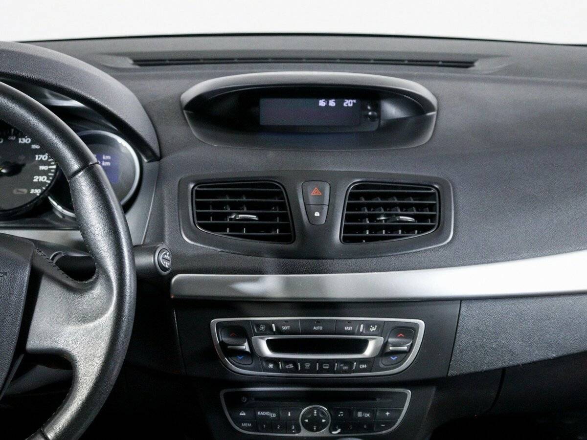 Renault Fluence 2012 года с пробегом. Фото: #10