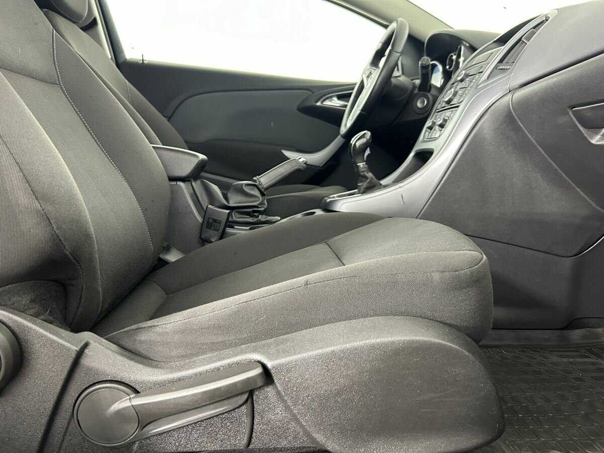 Opel Astra 2014 года с пробегом. Фото: #13