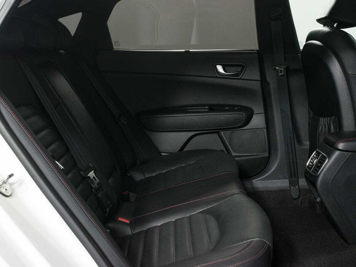 Kia Optima 2018 года с пробегом. Фото: #11