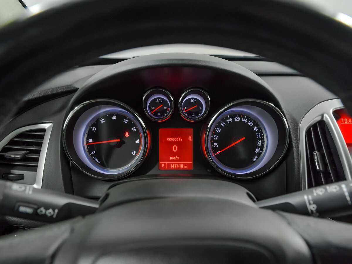 Opel Astra 2013 года с пробегом. Фото: #4