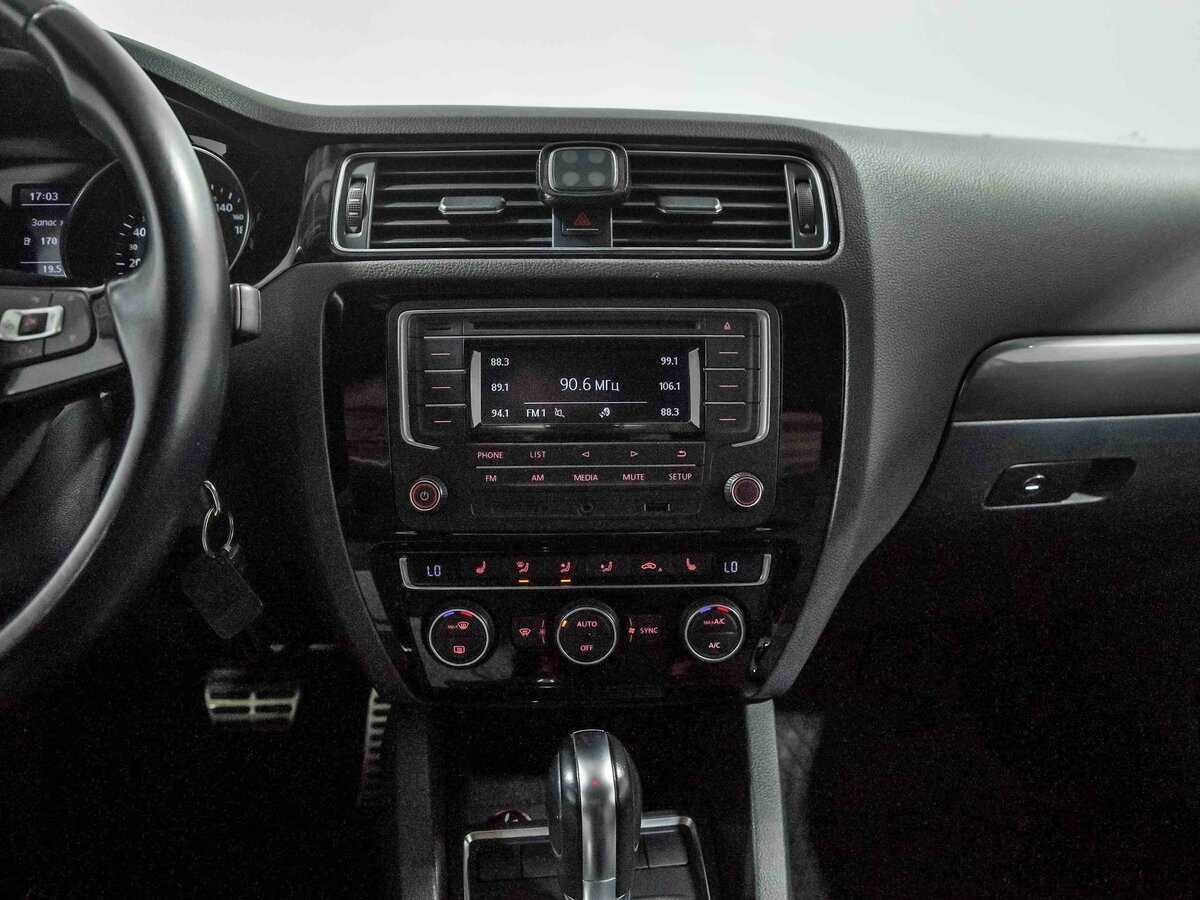 Volkswagen Jetta 2016 года с пробегом. Фото: #8