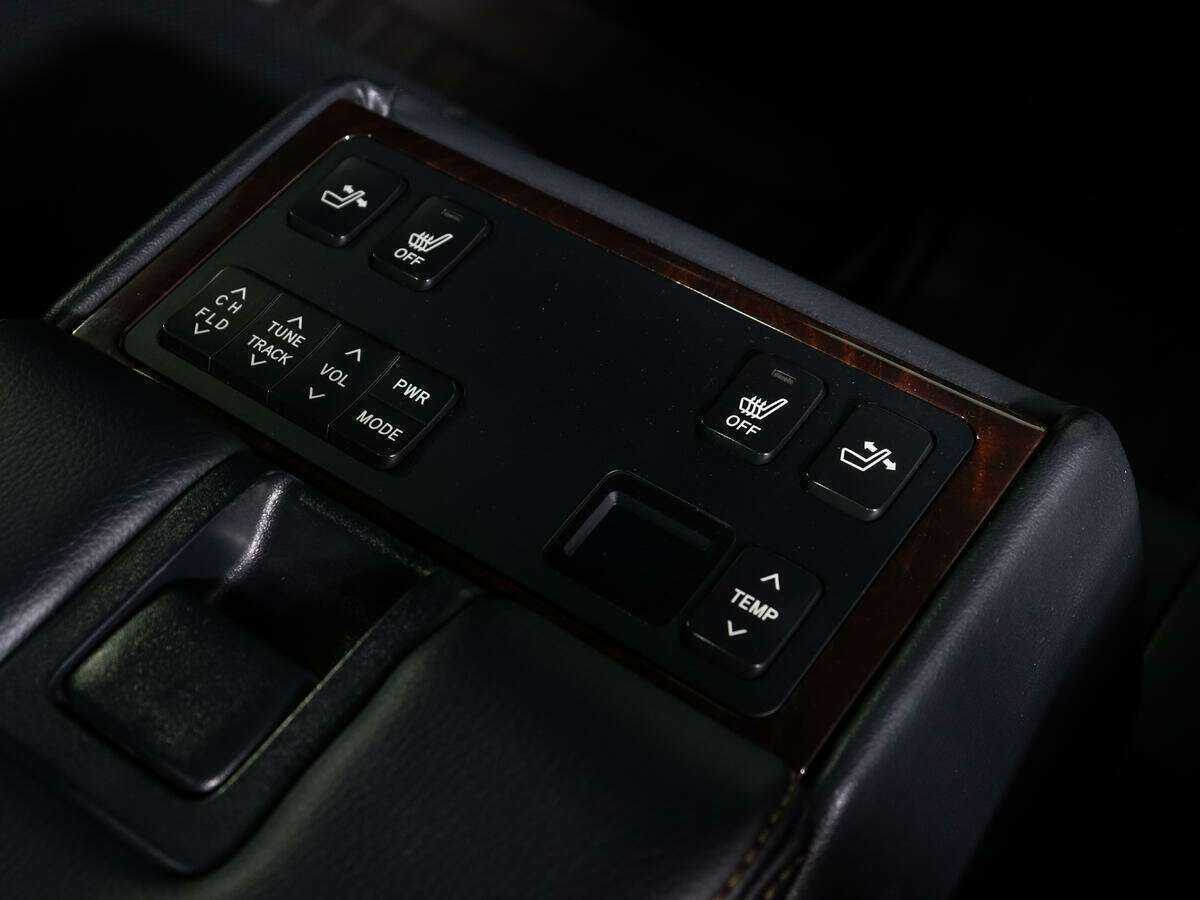 Toyota Camry 2017 года с пробегом. Фото: #14