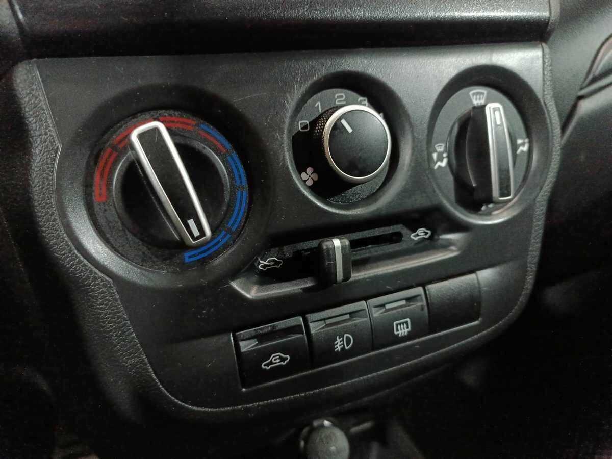 Lada (ВАЗ) Granta 2018 года с пробегом. Фото: #12