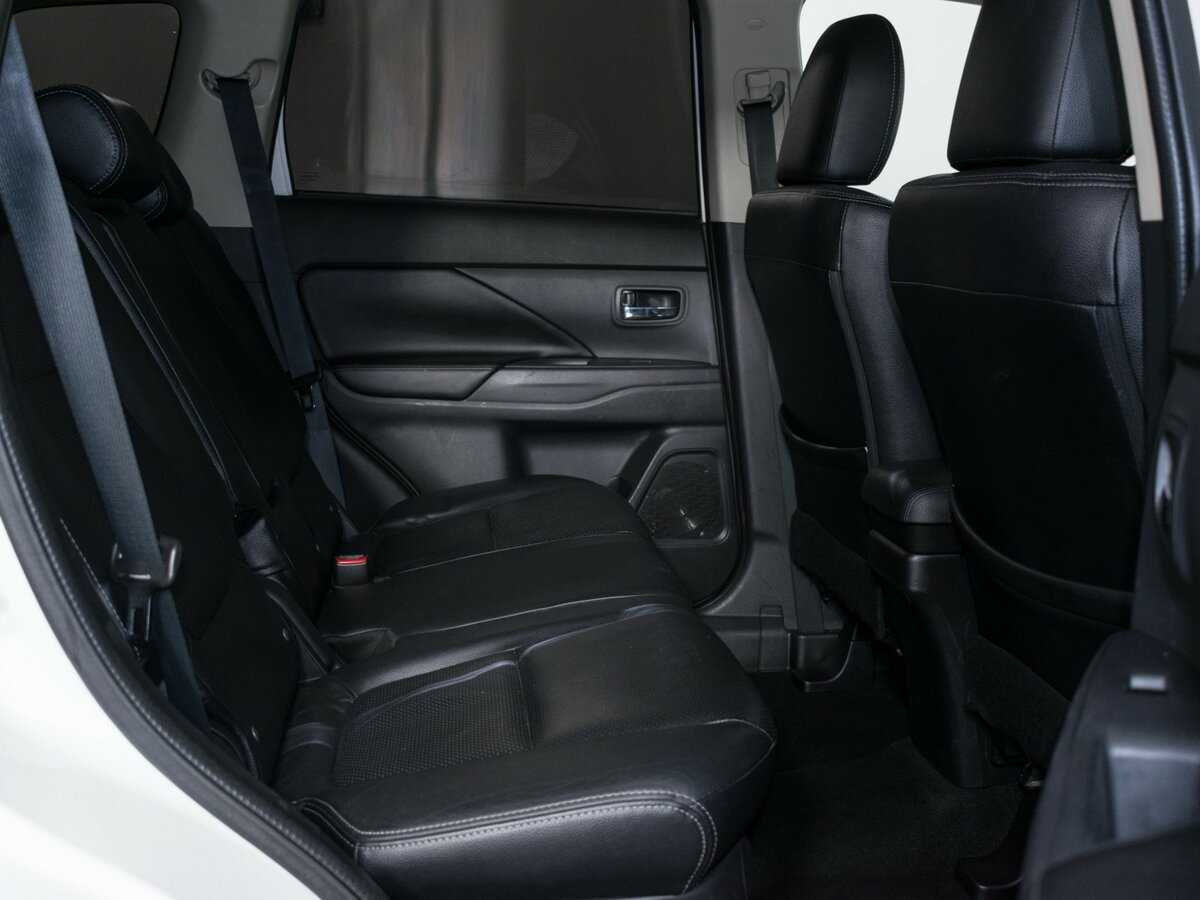 Mitsubishi Outlander 2013 года с пробегом. Фото: #10