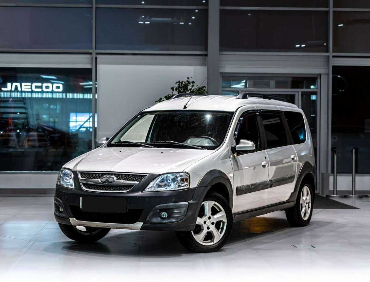 Lada (ВАЗ) Largus 2018 года с пробегом. Посмотреть фото