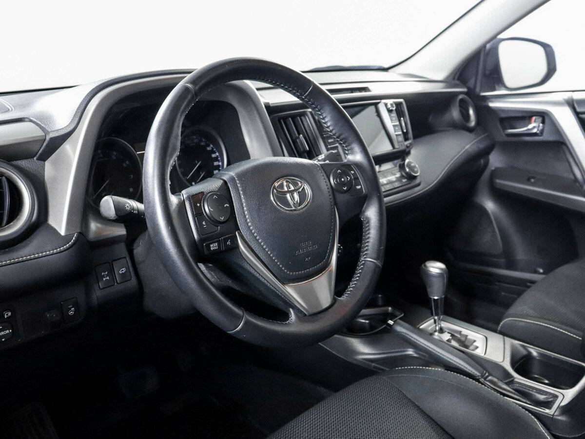 Toyota RAV4 2017 года с пробегом. Фото: #10