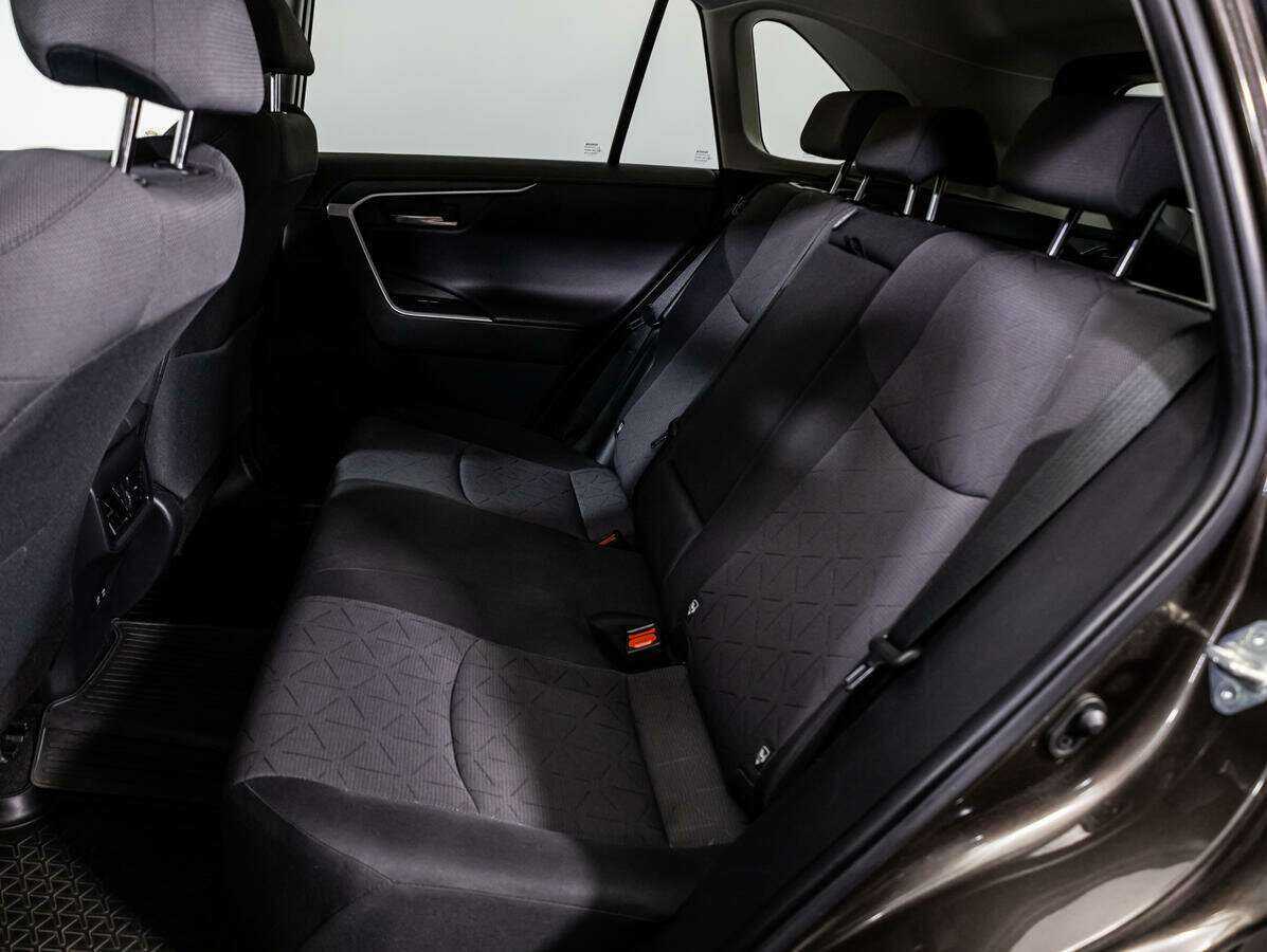 Toyota RAV4 2021 года с пробегом. Фото: #6