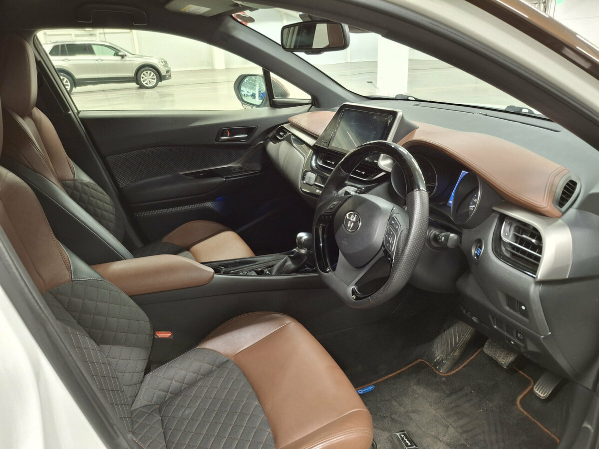 Toyota C-HR 2019 года с пробегом. Фото: #15