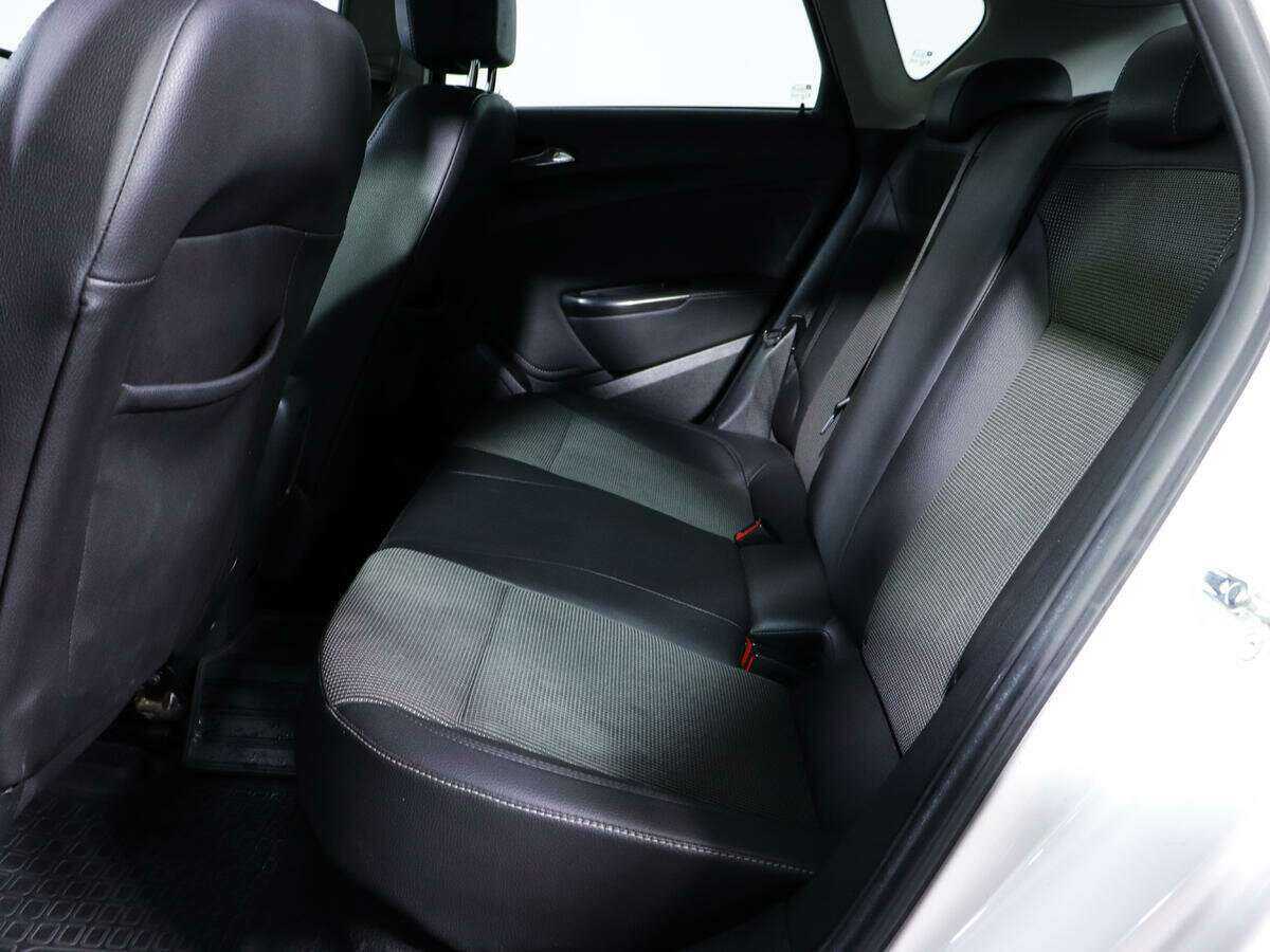 Opel Astra 2012 года с пробегом. Фото: #9