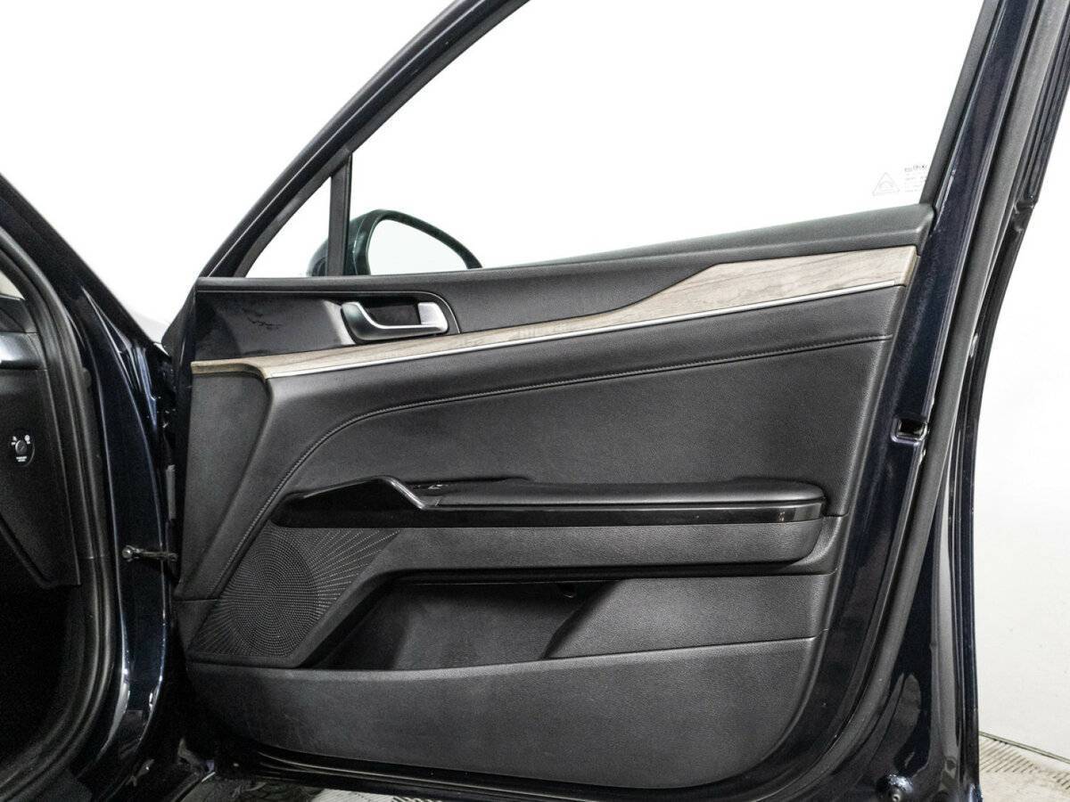 Kia K5 2021 года с пробегом. Фото: #28