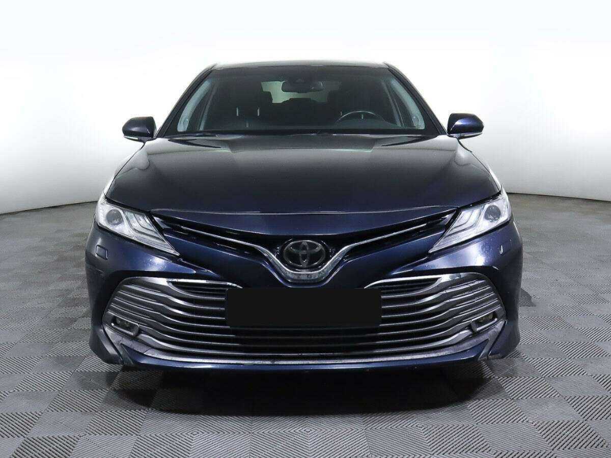 Toyota Camry 2019 года с пробегом. Посмотреть фото