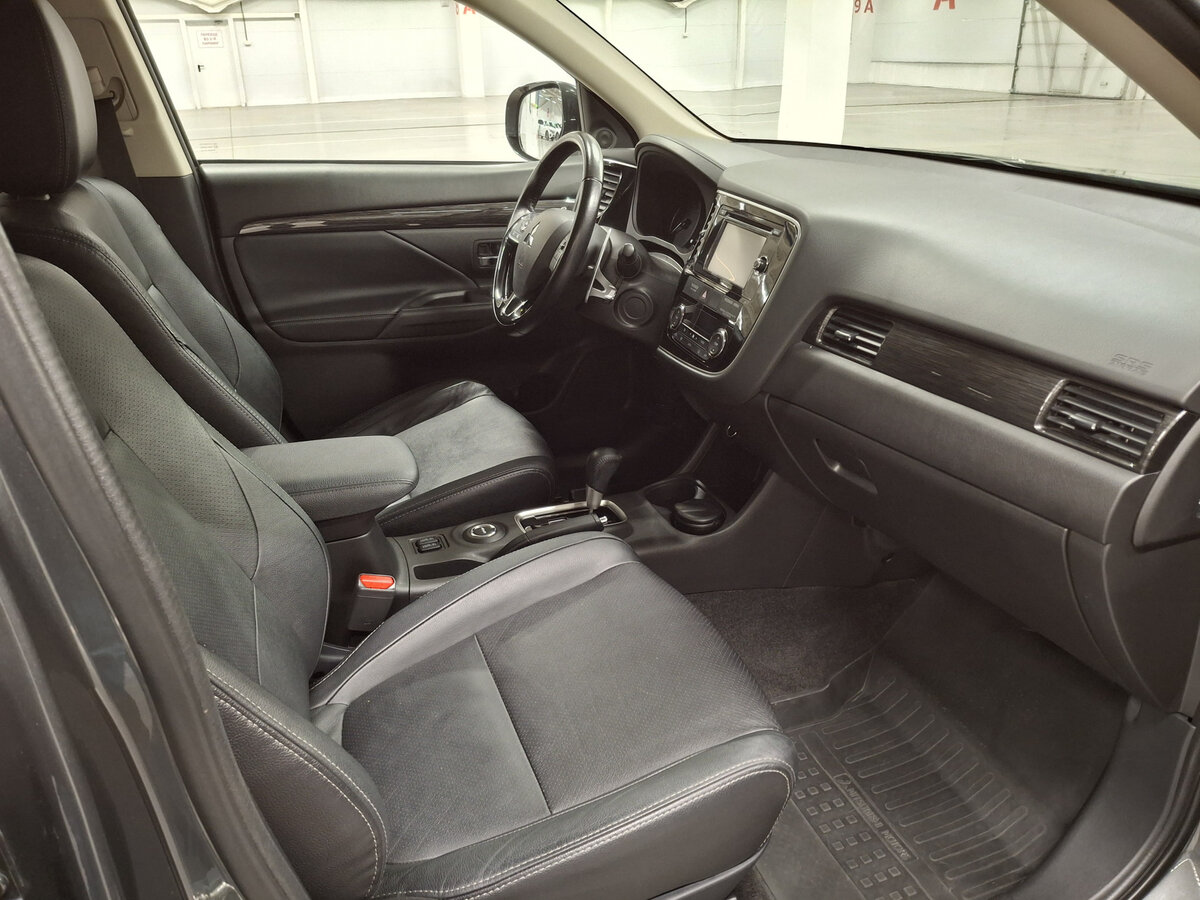 Mitsubishi Outlander 2016 года с пробегом. Фото: #10