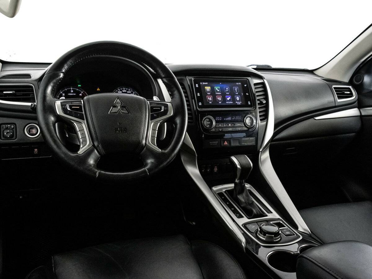 Mitsubishi Pajero Sport 2018 года с пробегом. Фото: #10