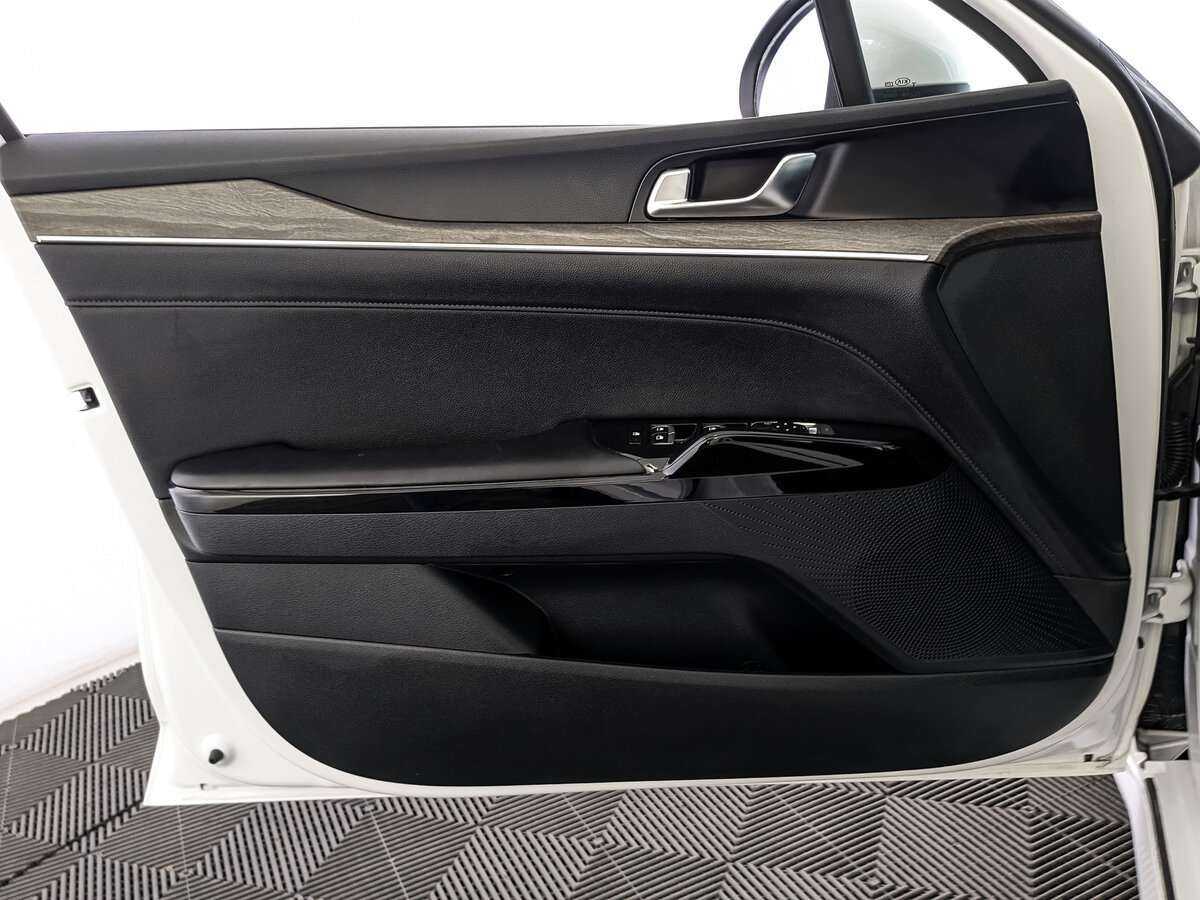 Kia K5 2020 года с пробегом. Фото: #18