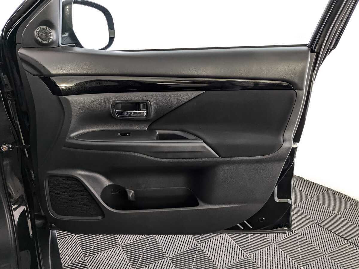 Mitsubishi Outlander 2019 года с пробегом. Фото: #20