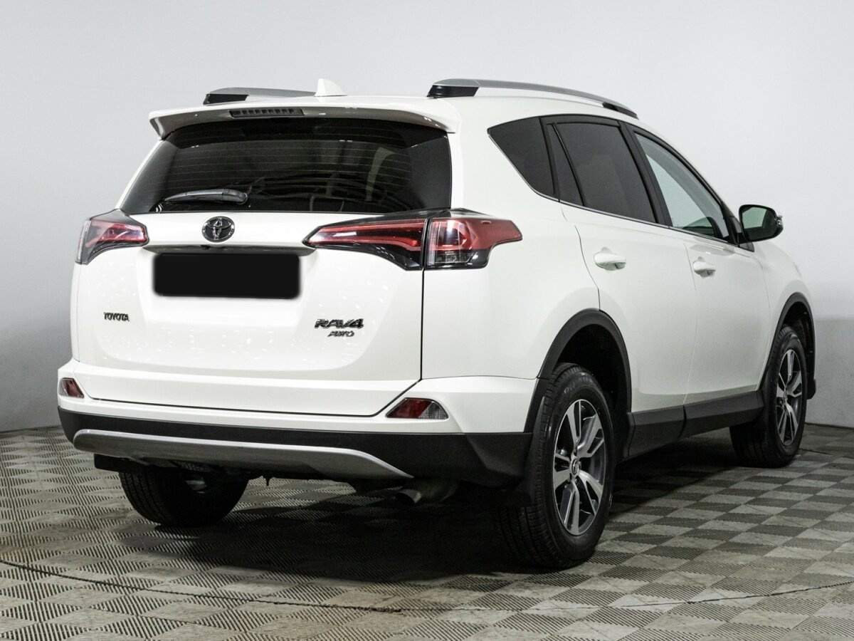 Toyota RAV4 2017 года с пробегом. Фото: #4