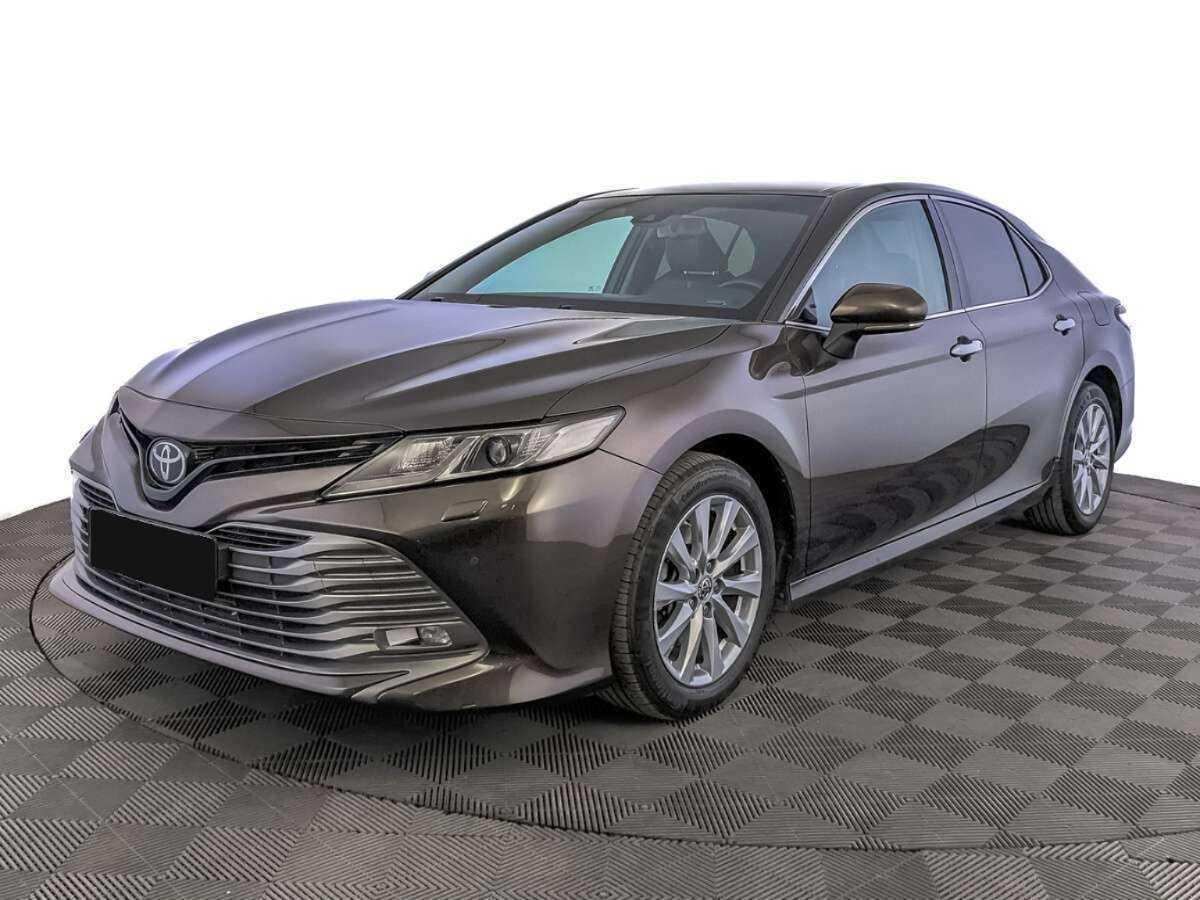 Toyota Camry 2018 года с пробегом. Посмотреть фото