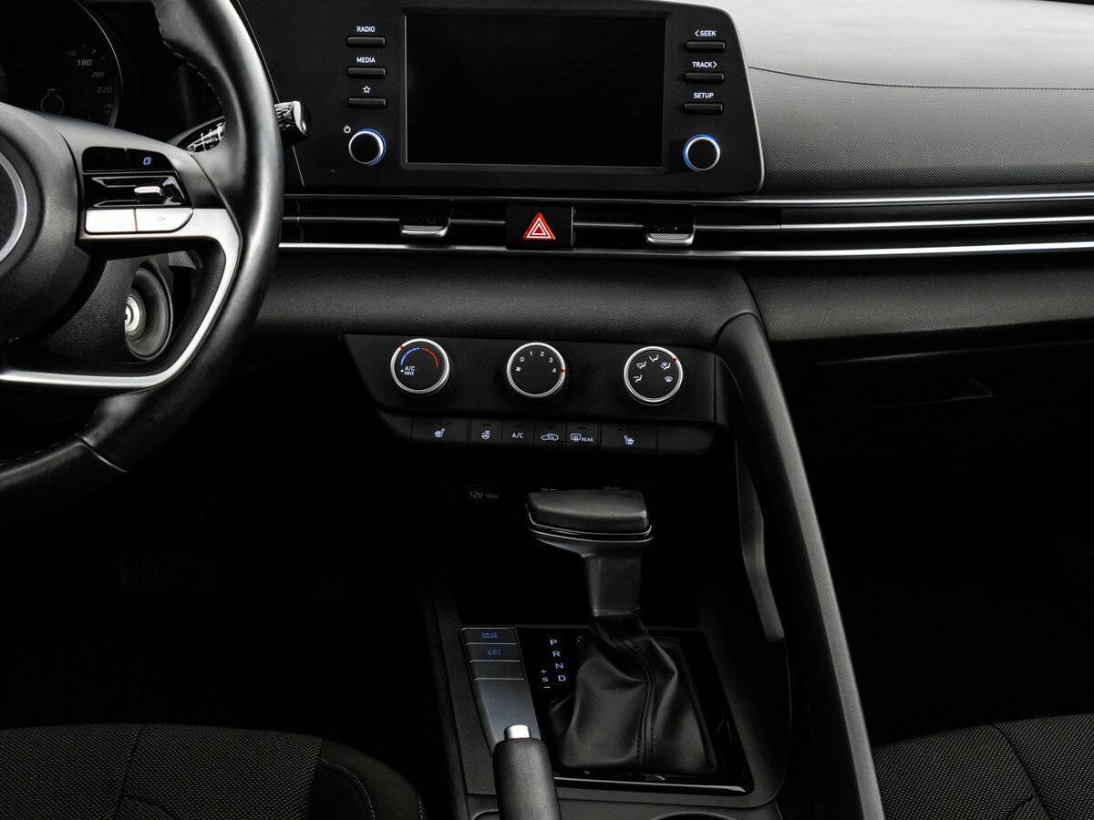 Hyundai Elantra 2021 года с пробегом. Фото: #15