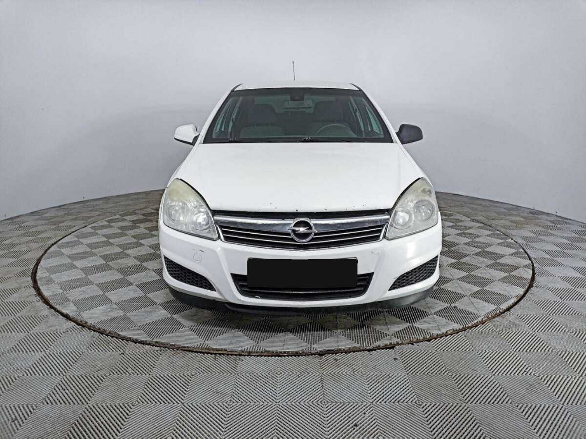 Opel Astra 2013 года с пробегом. Фото: #1