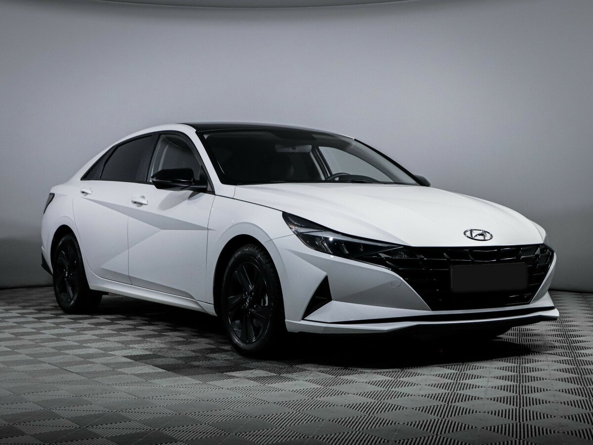 Hyundai Elantra 2023 года с пробегом. Фото: #2