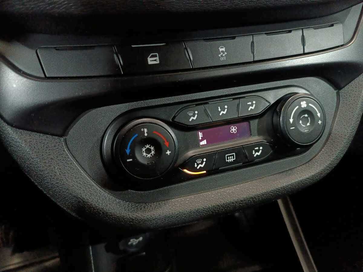 Lada (ВАЗ) Vesta 2018 года с пробегом. Фото: #14