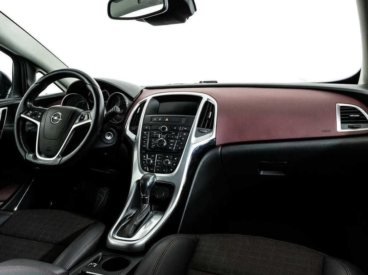 Opel Astra 2013 года с пробегом. Фото: #8