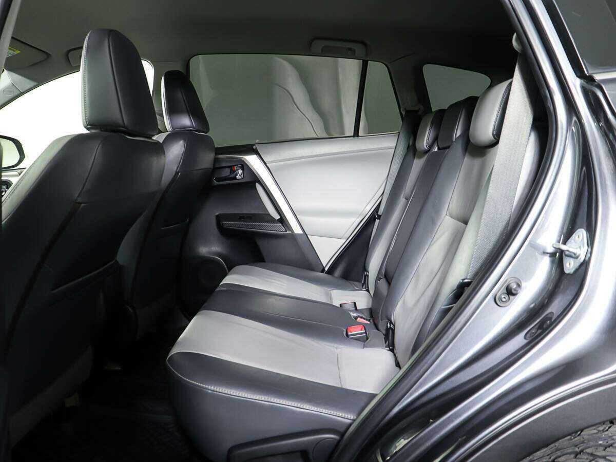 Toyota RAV4 2013 года с пробегом. Фото: #7