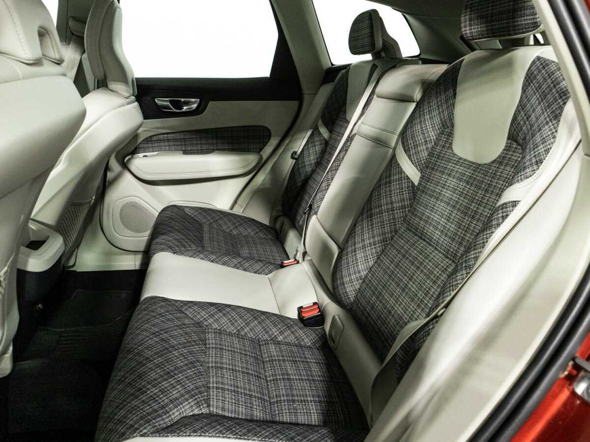 Volvo XC60 2019 года с пробегом. Фото: #9