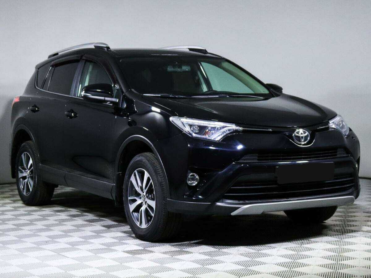 Toyota RAV4 2017 года с пробегом. Фото: #2